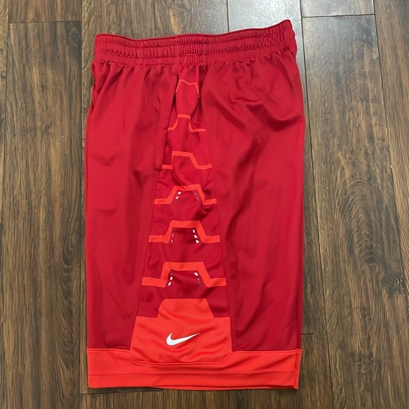 Lebron basketball short MD - Picture 6 of 6